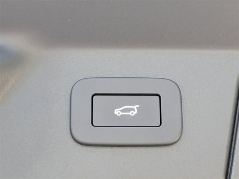 New 2026 Land Rover Range Rover Velar Dynamic SE image 13