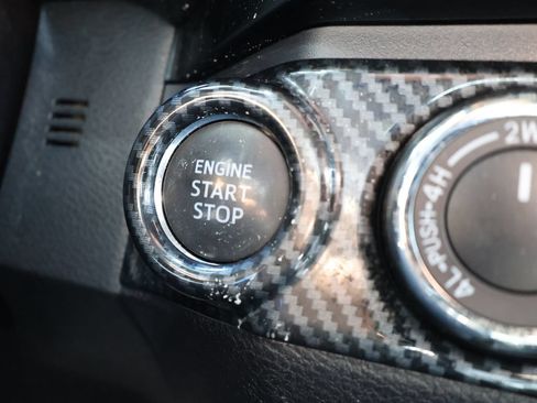 Used 2016 Toyota Tacoma TRD Sport w/ Towing Package AWD/4WD image 21