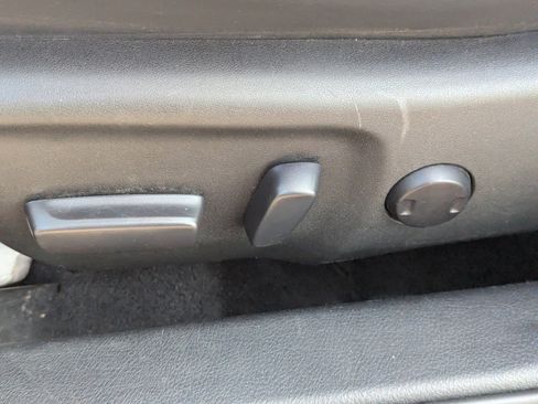 Used 2016 Toyota Camry SE image 21