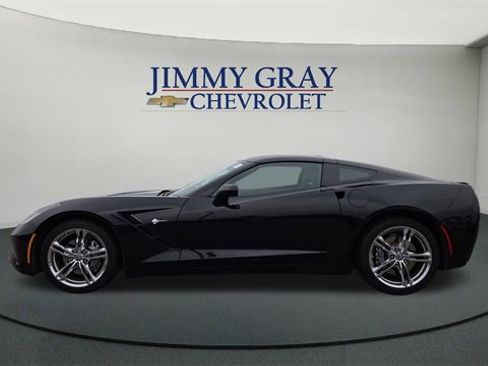 Used 2017 Chevrolet Corvette Stingray Coupe w/ 1LT image 6