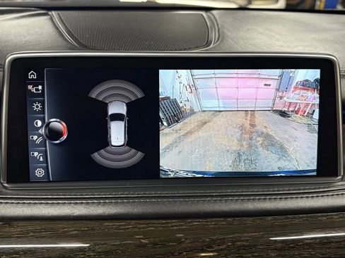 Used 2017 BMW X5 xDrive50i image 13