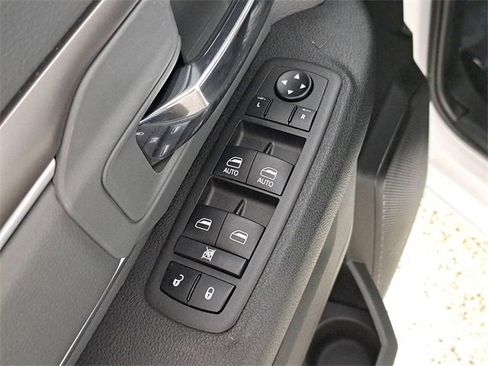 Used 2024 RAM 1500 Classic SLT image 22