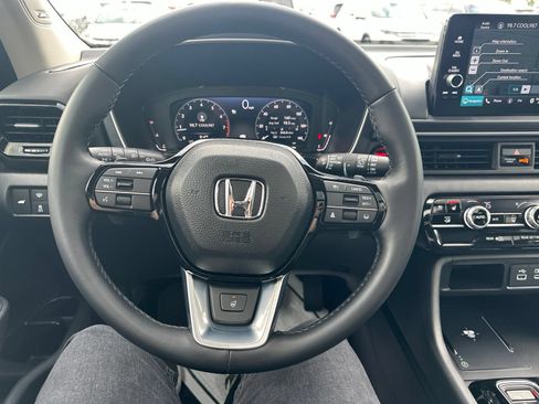 Used 2025 Honda Pilot Elite image 54