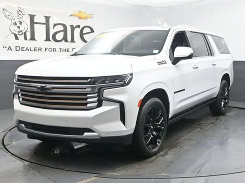 Used 2023 Chevrolet Suburban High Country AWD/4WD image 38