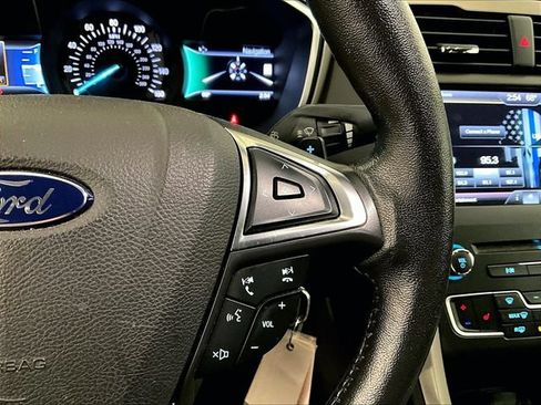 Used 2016 Ford Fusion SE w/ Equipment Group 202A AWD/4WD image 19