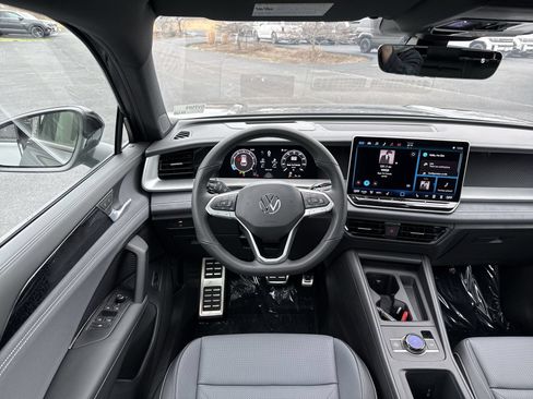 New 2026 Volkswagen Tiguan SE R-Line AWD/4WD image 14