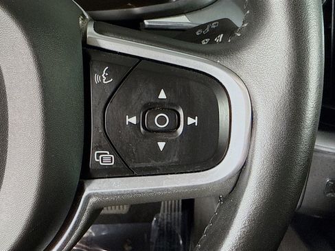 Used 2020 Volvo XC60 T6 Momentum image 15