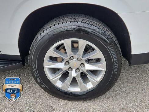 Certified 2023 Chevrolet Suburban Premier RWD image 8