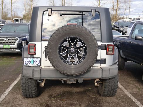 Used 2010 Jeep Wrangler Unlimited Sport image 5