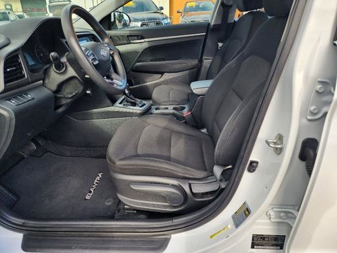 Used 2019 Hyundai Elantra SE w/ Cargo Package image 10