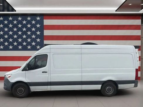 Used 2021 Mercedes-Benz Sprinter 2500 w/ Driver Convenience Package image 2