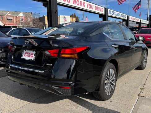 Used 2023 Nissan Altima 2.5 SV image 4