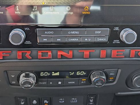 Used 2025 Nissan Frontier PRO-4X w/ Pro Convenience Package AWD/4WD image 27