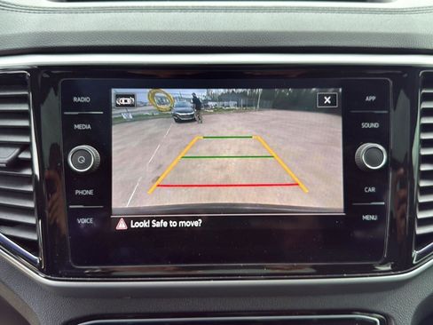 Used 2022 Volkswagen Atlas Cross Sport SE image 27