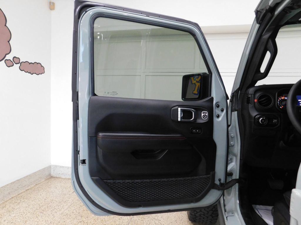 Used 2024 Jeep Wrangler Unlimited Rubicon AWD/4WD image 26