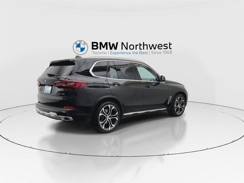 Used 2023 BMW X5 xDrive40i w/ Premium Package image 3