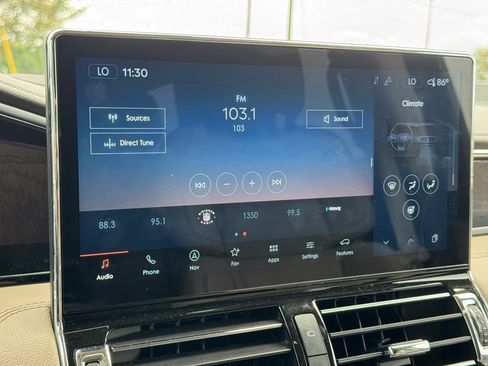Used 2024 Lincoln Navigator L Reserve AWD/4WD image 29
