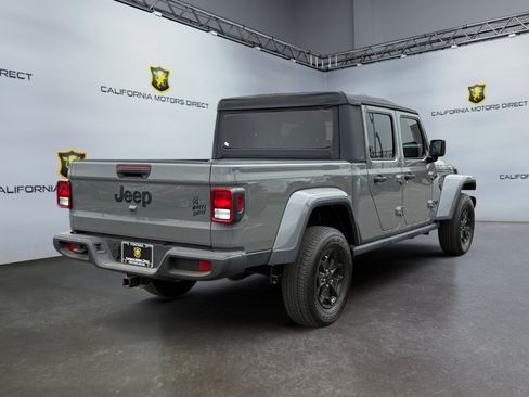Used 2023 Jeep Gladiator Sport AWD/4WD image 5