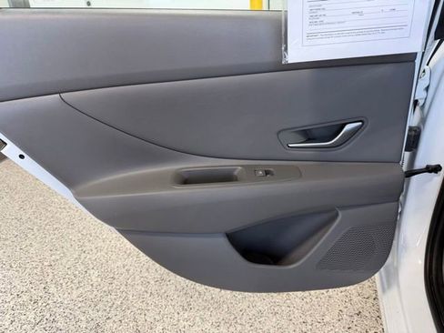 Used 2023 Hyundai Elantra SEL w/ Convenience Package FWD image 23