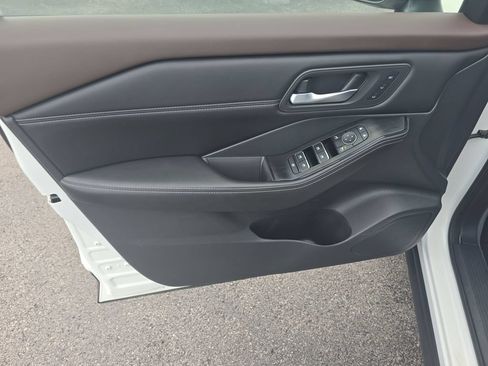Used 2023 Nissan Rogue SL w/ SL Premium Package FWD image 10