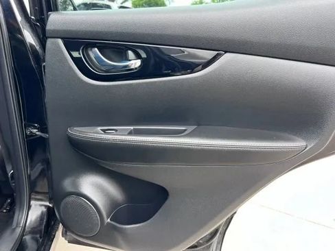 Used 2021 Nissan Rogue Sport SV FWD image 28