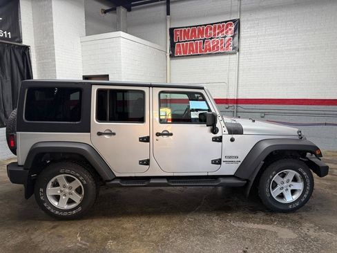 Used 2012 Jeep Wrangler Unlimited Sport AWD/4WD image 5