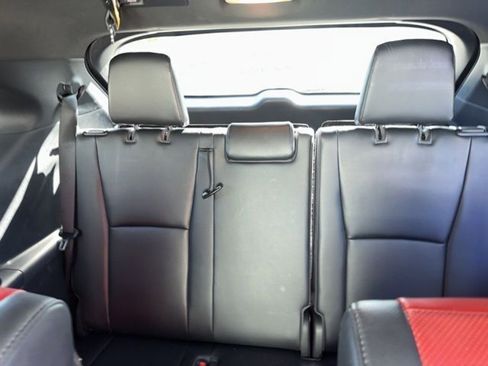 Used 2021 Toyota Highlander XSE FWD image 11