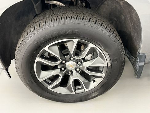 Used 2024 Chevrolet Silverado 1500 LT image 11