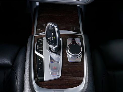 Used 2020 BMW 740i xDrive 740i xDrive image 58