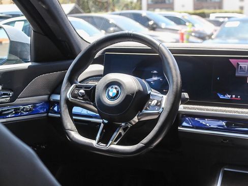 Used 2023 BMW i7 xDrive60 AWD/4WD image 13