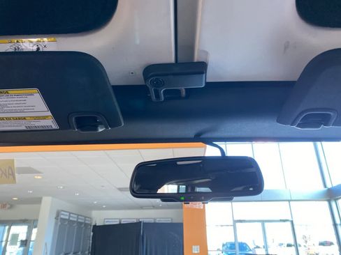 Used 2017 Jeep Wrangler Unlimited Sahara w/ Connectivity Group image 13