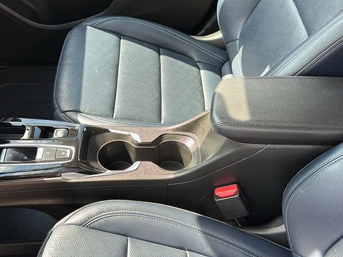 Used 2022 Chevrolet Bolt EUV LT w/ Convenience Package image 20