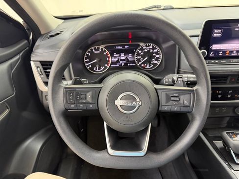 Used 2024 Nissan Rogue S FWD image 22