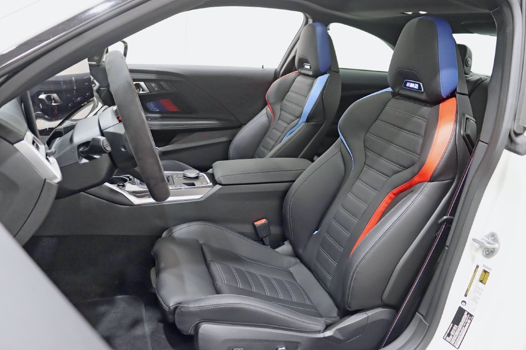 Used 2026 BMW M2 w/ Lighting Package RWD image 28