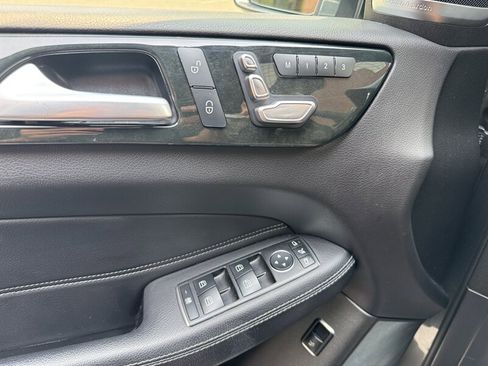 Used 2019 Mercedes-Benz GLS 450 4MATIC image 32