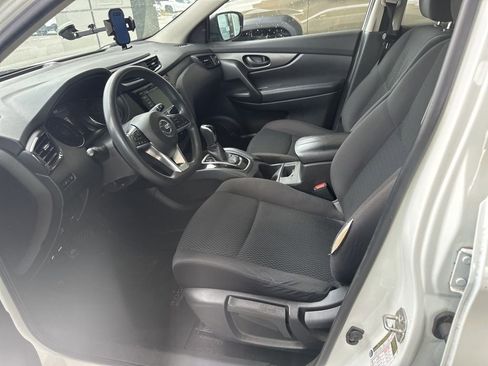 Used 2019 Nissan Rogue Sport S image 3