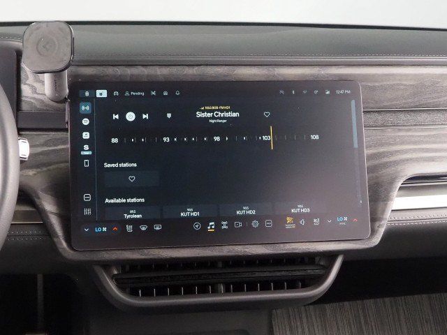 Used 2022 Rivian R1T AWD Adventure Quad image 32