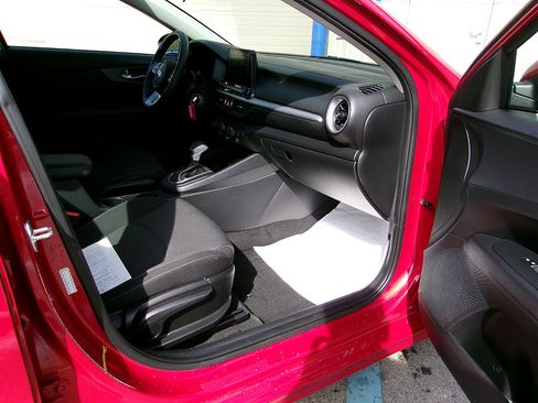 Used 2021 Kia Forte LXS FWD image 10