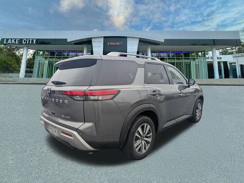 Used 2022 Nissan Pathfinder SL w/ Cargo Package image 3