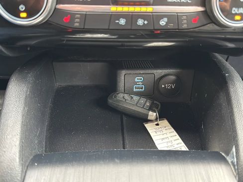 Used 2022 Ford Escape SEL image 19