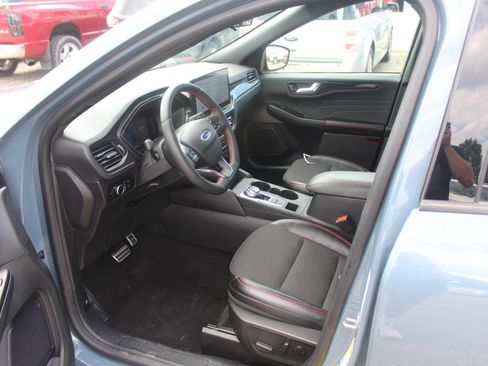 Used 2024 Ford Escape ST-Line w/ Tech Pack #1 FWD image 10