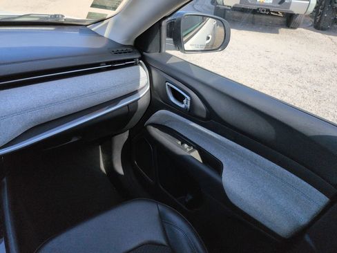 Used 2022 Jeep Compass Latitude FWD image 17