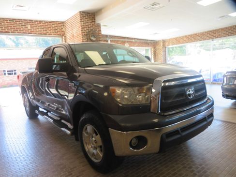 Used 2012 Toyota Tundra 4x4 Double Cab w/ Tow Pkg image 3