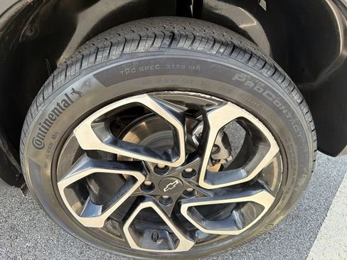 Used 2025 Chevrolet Trax RS w/ Sunroof Package image 19