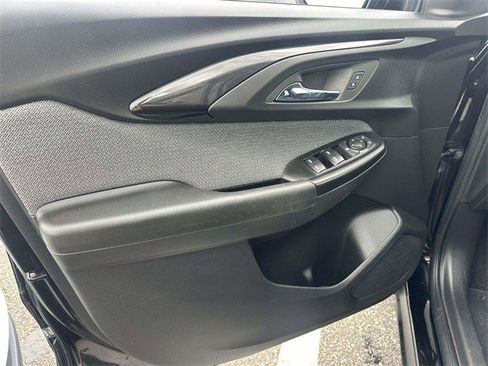 Certified 2022 Chevrolet TrailBlazer LT w/ Convenience Package image 21