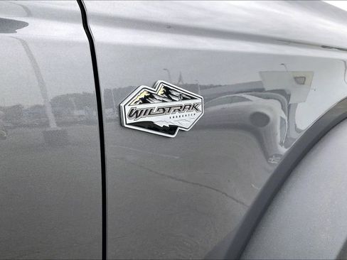 Used 2023 Ford Bronco Wildtrak image 8