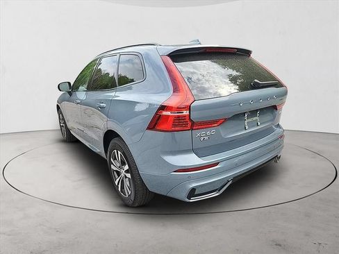 Certified 2024 Volvo XC60 B5 Core AWD/4WD image 3