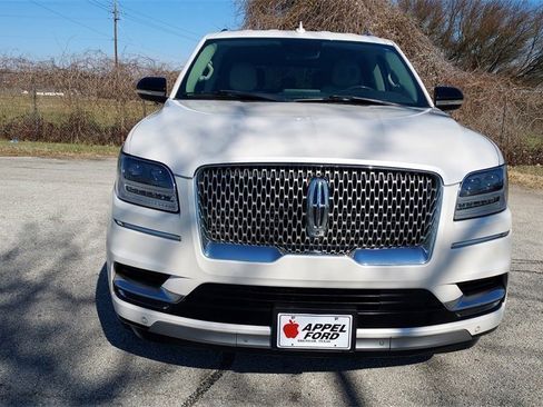 Used 2019 Lincoln Navigator Select image 8