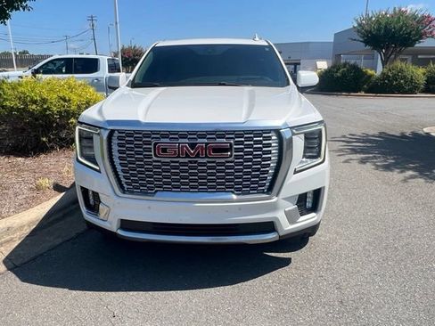 Used 2021 GMC Yukon XL Denali w/ Denali Premium Package RWD image 2