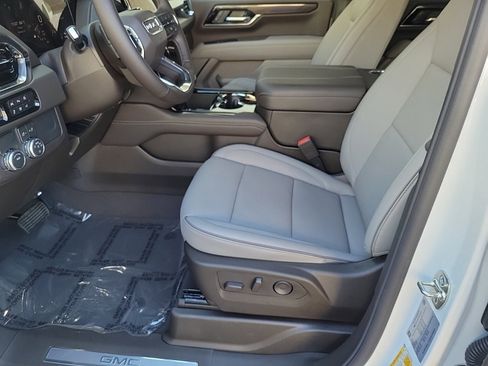 New 2026 GMC Yukon Elevation image 10